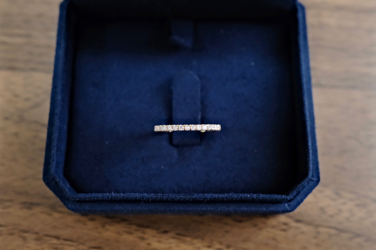 《GLITZY皇牌》天然鑽石線戒 Eternity Ring