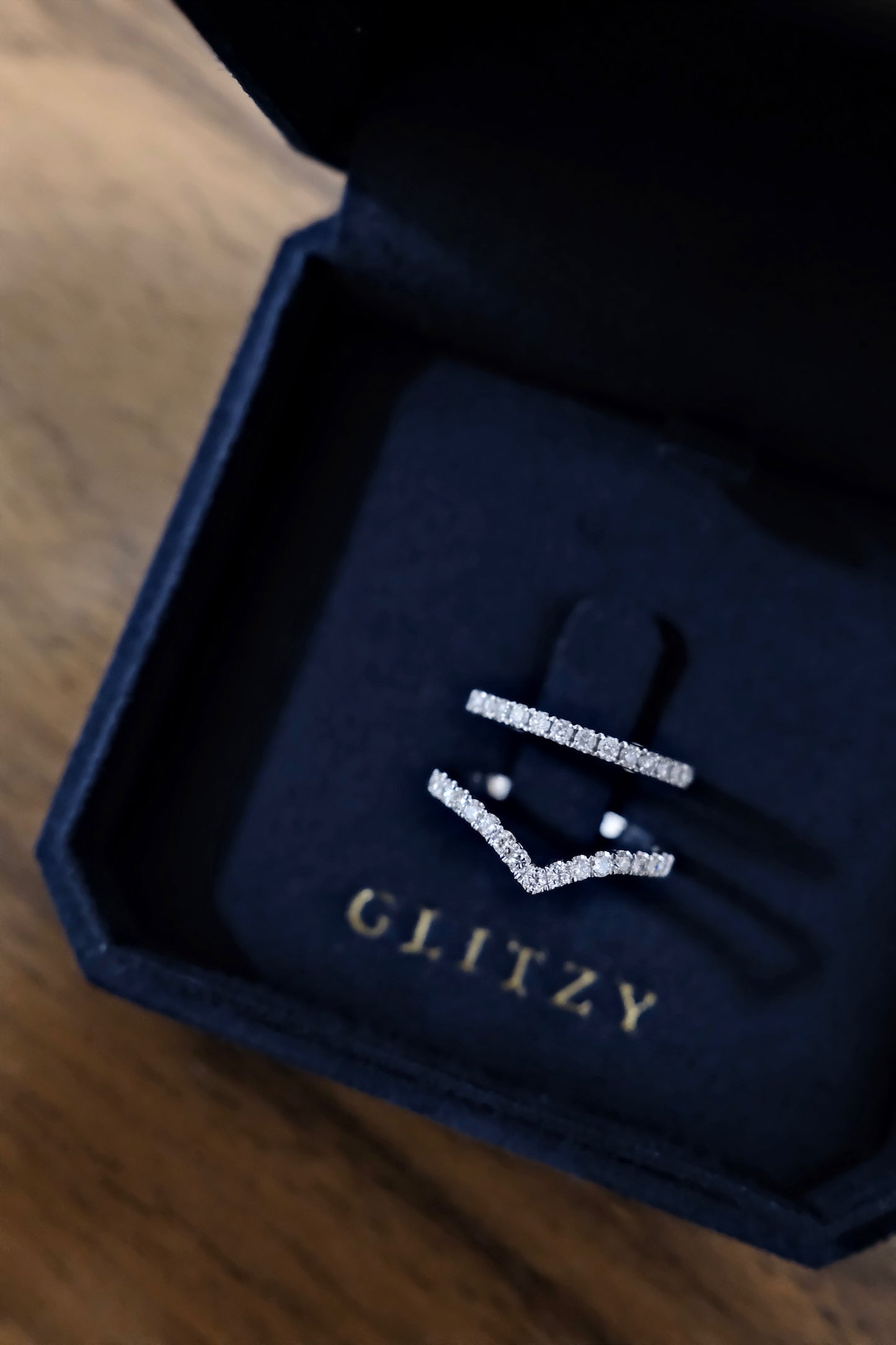 《GLITZY皇牌》天然鑽石線戒 Eternity Ring