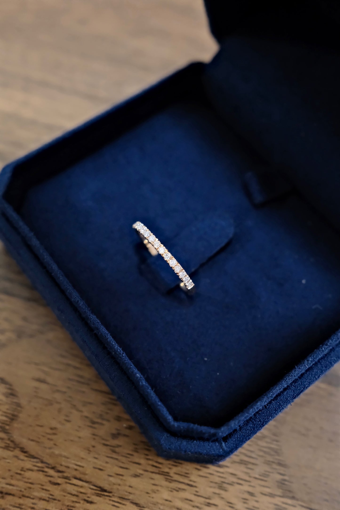 《GLITZY皇牌》天然鑽石線戒 Eternity Ring